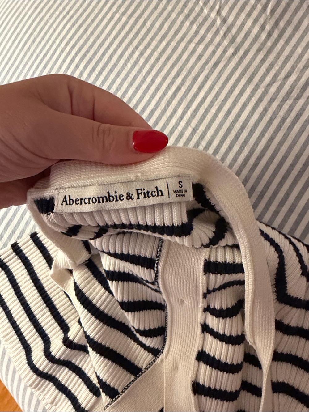 Abercrombie Ribbed Halter Sweater Top - Picture 3 of 4